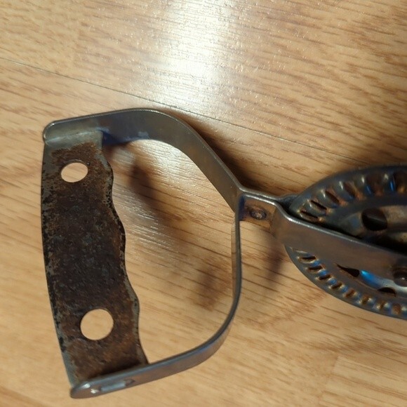 TURNER & SEYMOUR Rotary Egg Beater Hand Mixer Made CT U.S.A. Manual - Picture 4 of 8